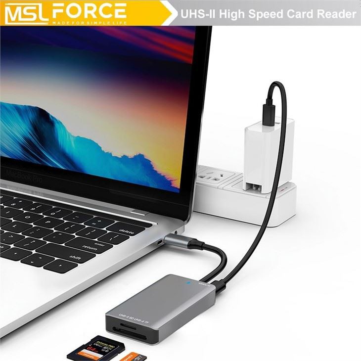 3-in-1 Compact USB C HUB With Card Reader For UHS-II 4.0 SD/MicroSD
